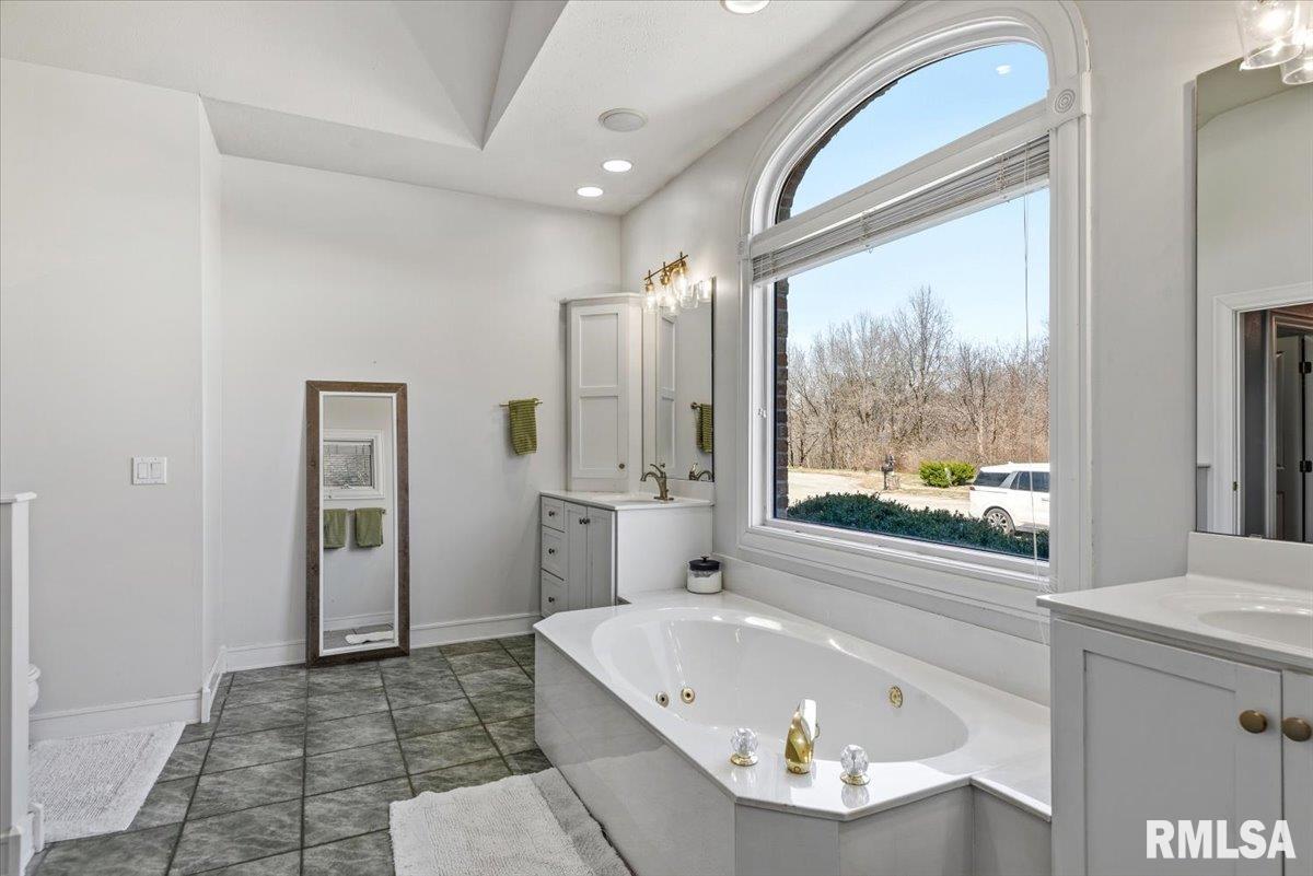 8 Riverwood Drive Rochester, IL 62563 - Photo 30 of 65