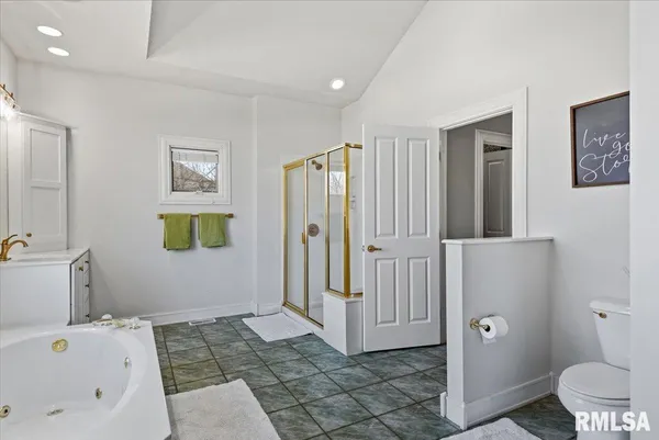 $612,500 | 8 Riverwood Drive, Rochester, IL 62563