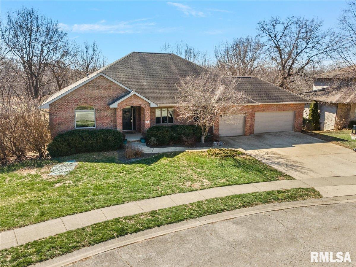 8 Riverwood Drive Rochester, IL 62563 - Photo 4 of 65