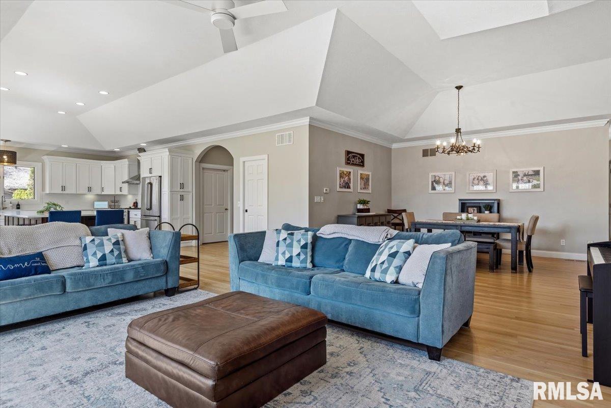 8 Riverwood Drive Rochester, IL 62563 - Photo 10 of 65