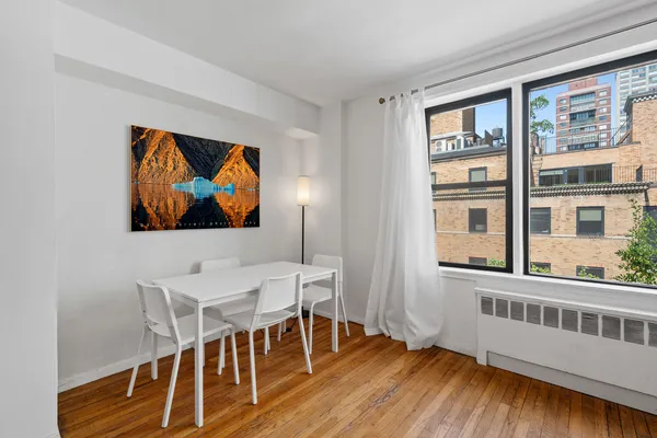 $899,000 | 330 East 70th Street, Unit 6D | Lenox Hill