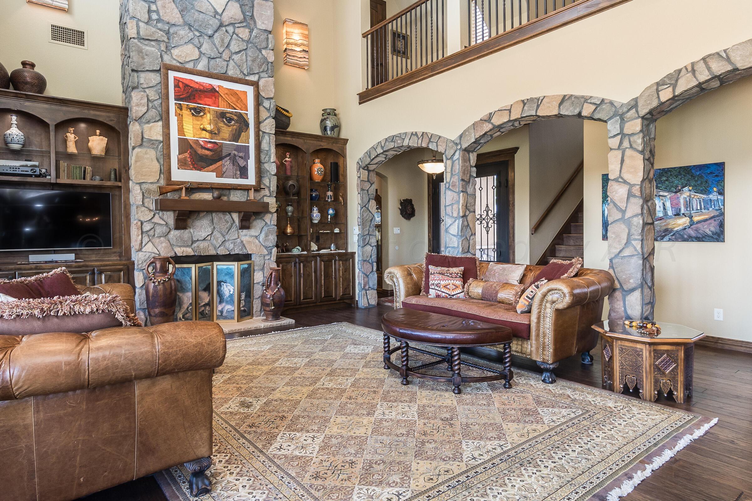 7801 East Lake View Road Amarillo, TX 79118 - Photo 21 of 54 Living Room