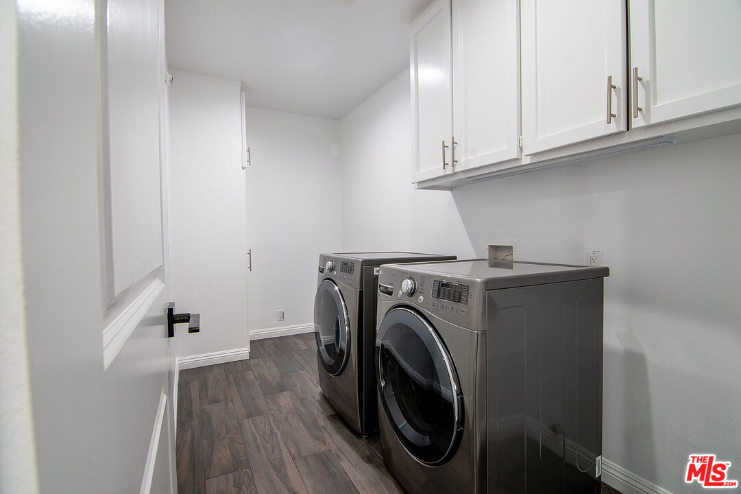 853 Le Doux Road, Unit 201 Los Angeles, CA 90035 - Photo 33 of 36 a utility room with sink dryer and washer