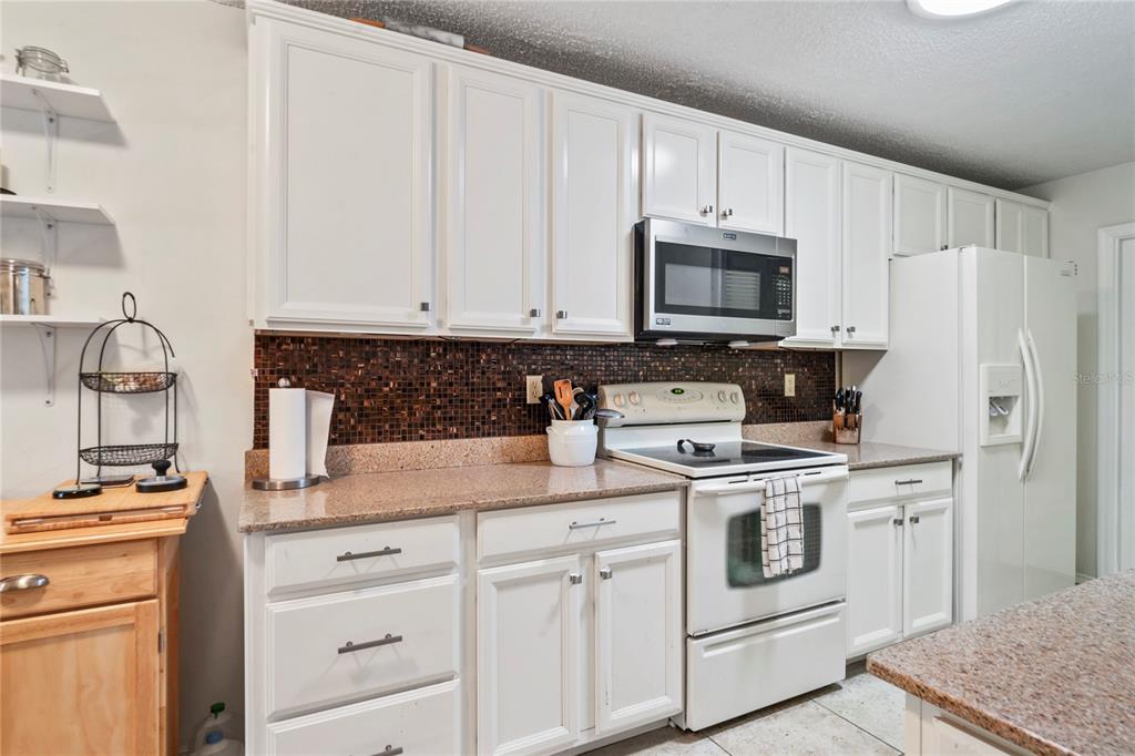 7536 Heather Walk Drive Weeki Wachee, FL 34613 - Photo 13 of 65