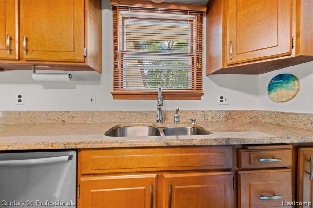 8638 Stone Road Algonac, MI 48001 - Photo 13 of 70