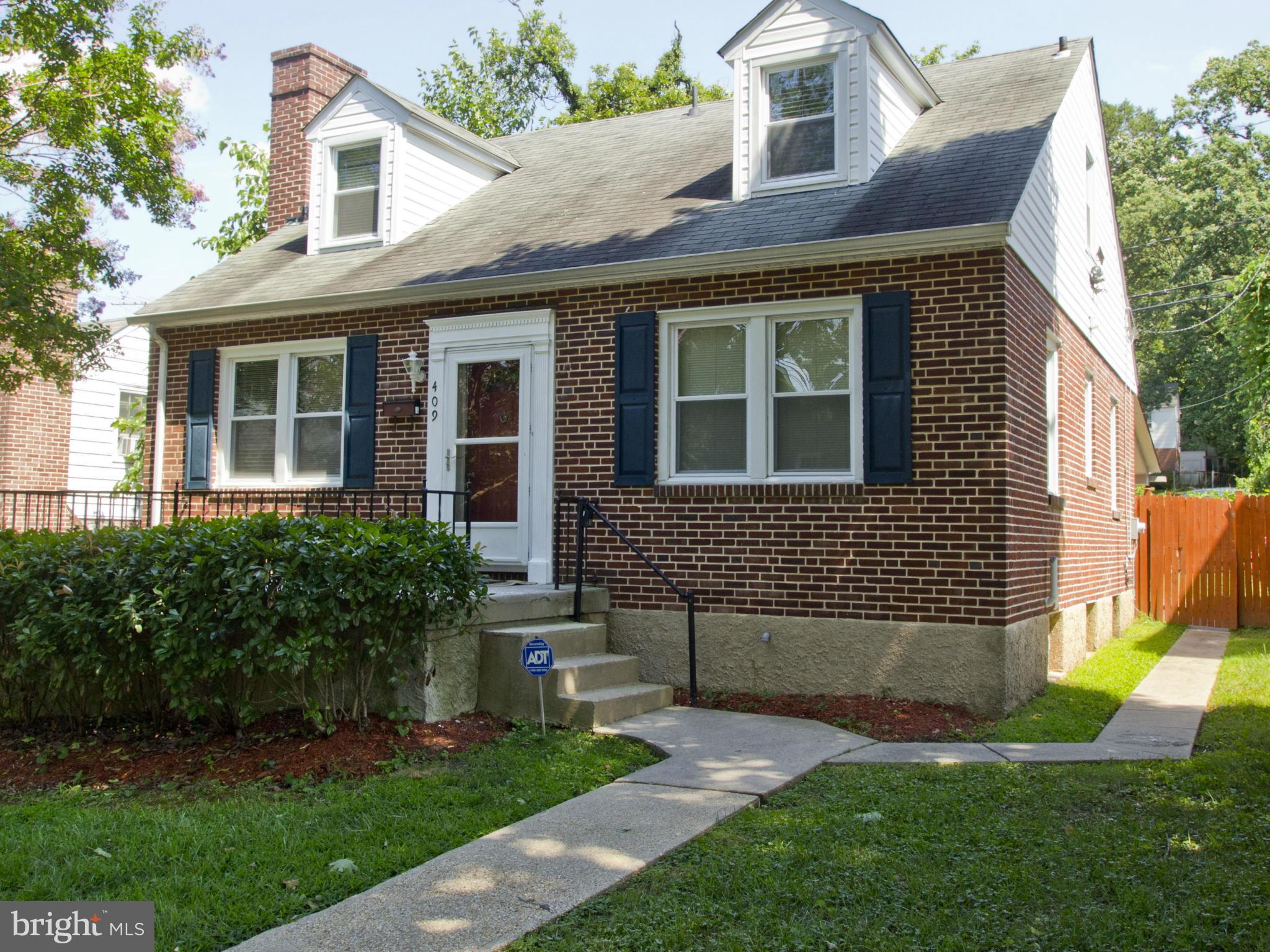 409 South Wickham Road Baltimore, MD 21229 - Photo 1 of 30 Exterior (Front)