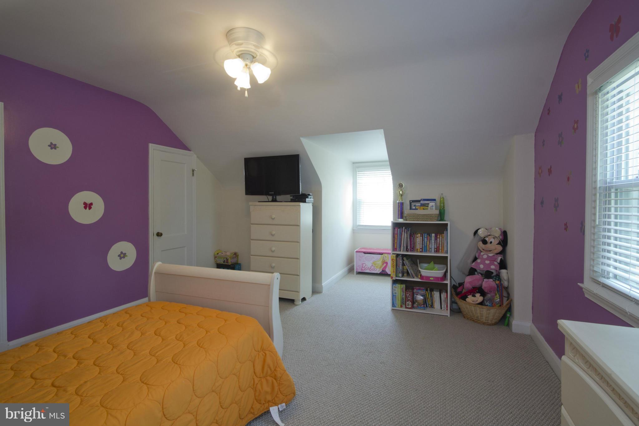 409 South Wickham Road Baltimore, MD 21229 - Photo 18 of 30 Fourth Bedroom Upstairs