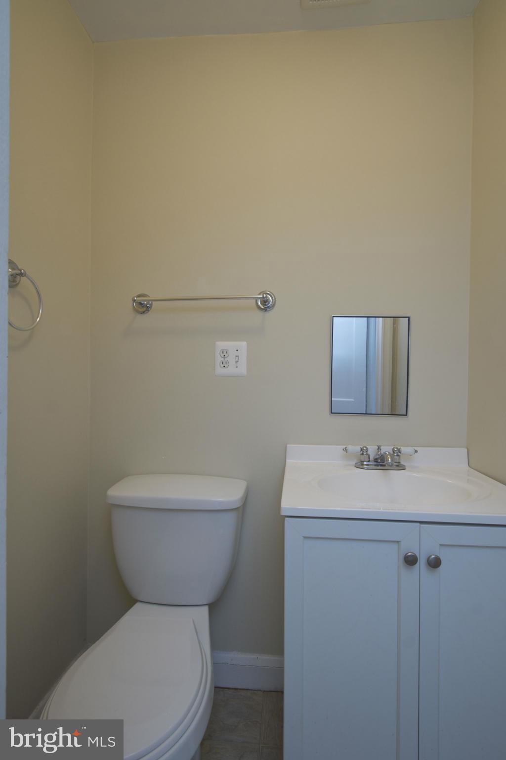 409 South Wickham Road Baltimore, MD 21229 - Photo 20 of 30 Half Bath Upstairs