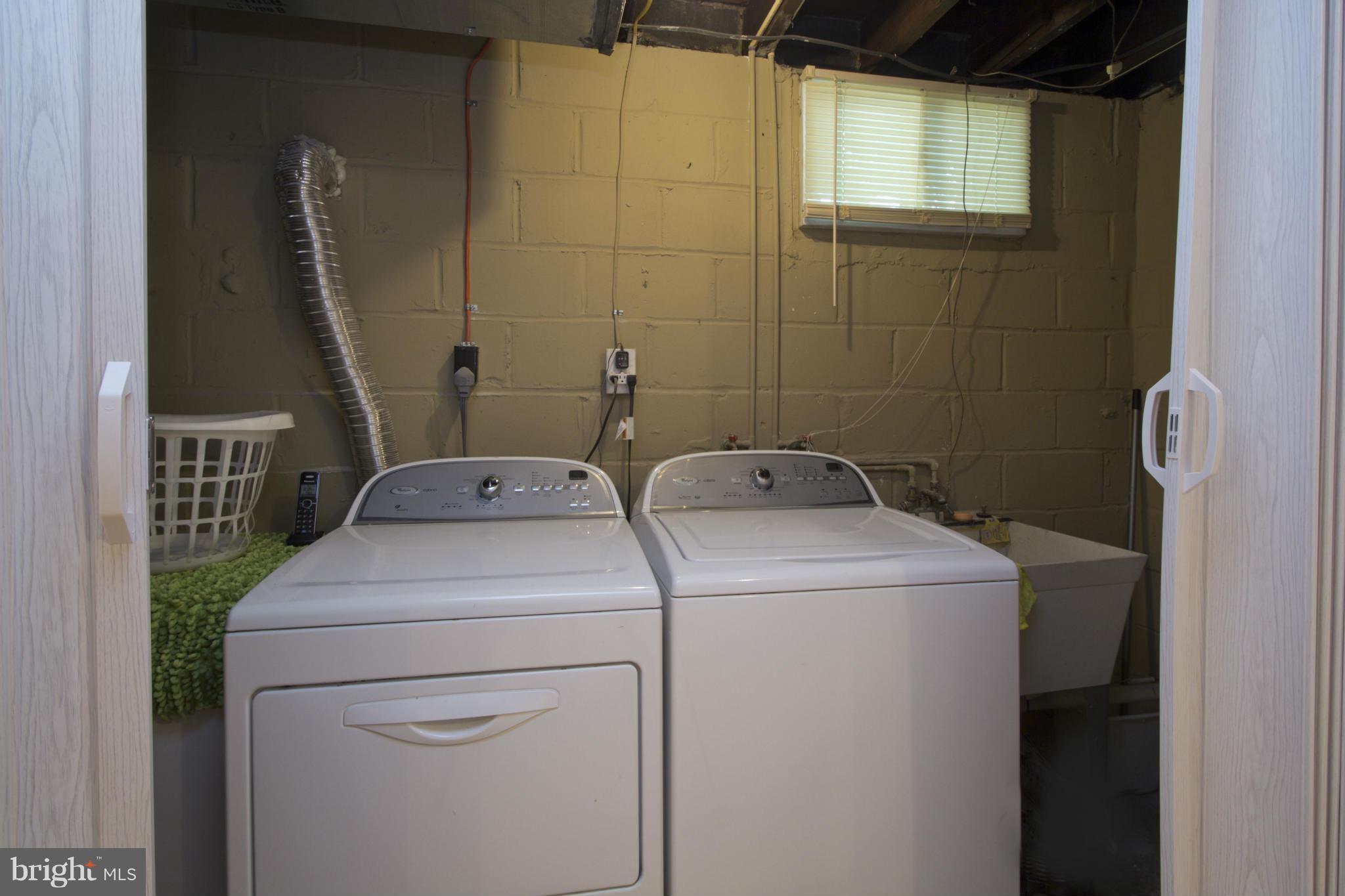 409 South Wickham Road Baltimore, MD 21229 - Photo 25 of 30 Hi Efficiency Washer & Dryer Convey