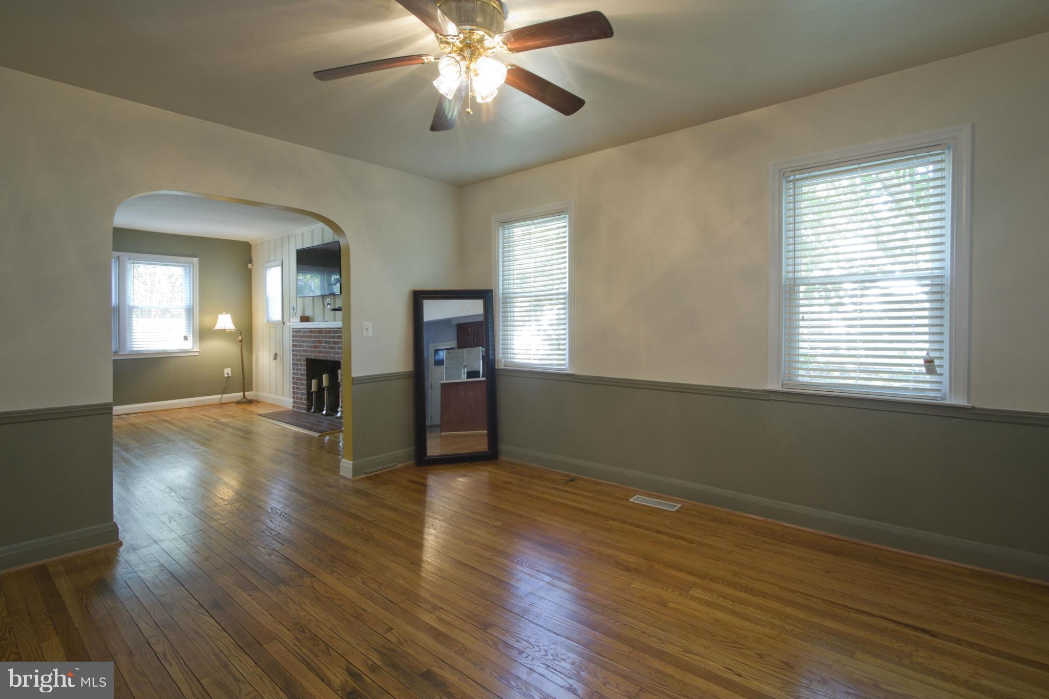 409 South Wickham Road Baltimore, MD 21229 - Photo 6 of 30 Dining Room