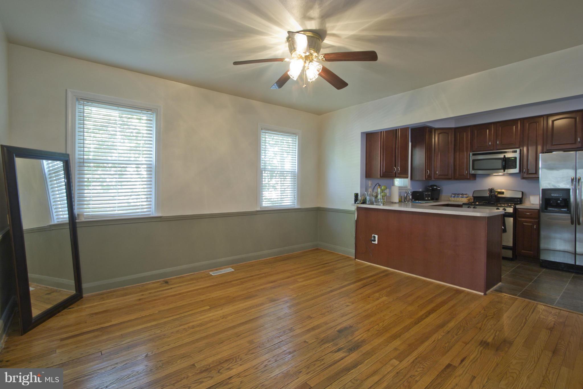409 South Wickham Road Baltimore, MD 21229 - Photo 7 of 30 Dining Room