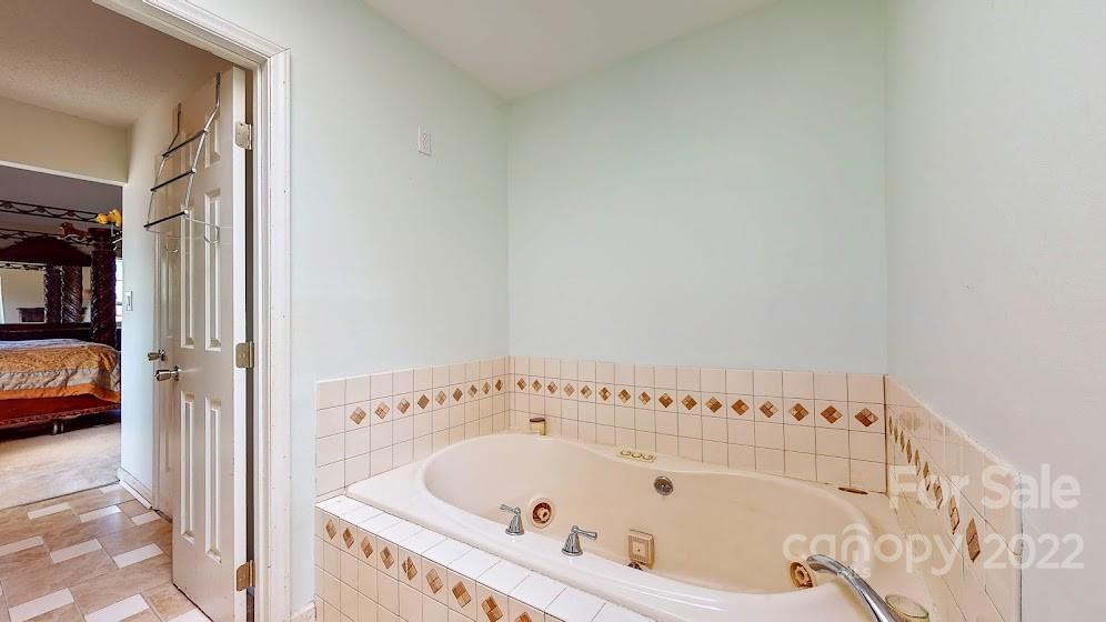 1522 Running Brook Road Charlotte, NC 28214 - Photo 22 of 33 Gallery Image 22