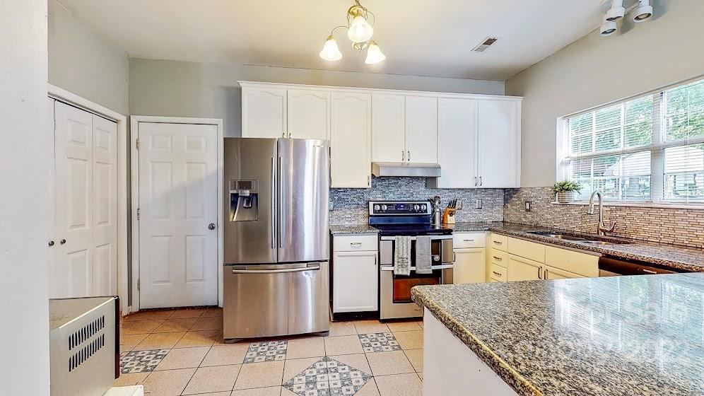 1522 Running Brook Road Charlotte, NC 28214 - Photo 4 of 33 Gallery Image 4