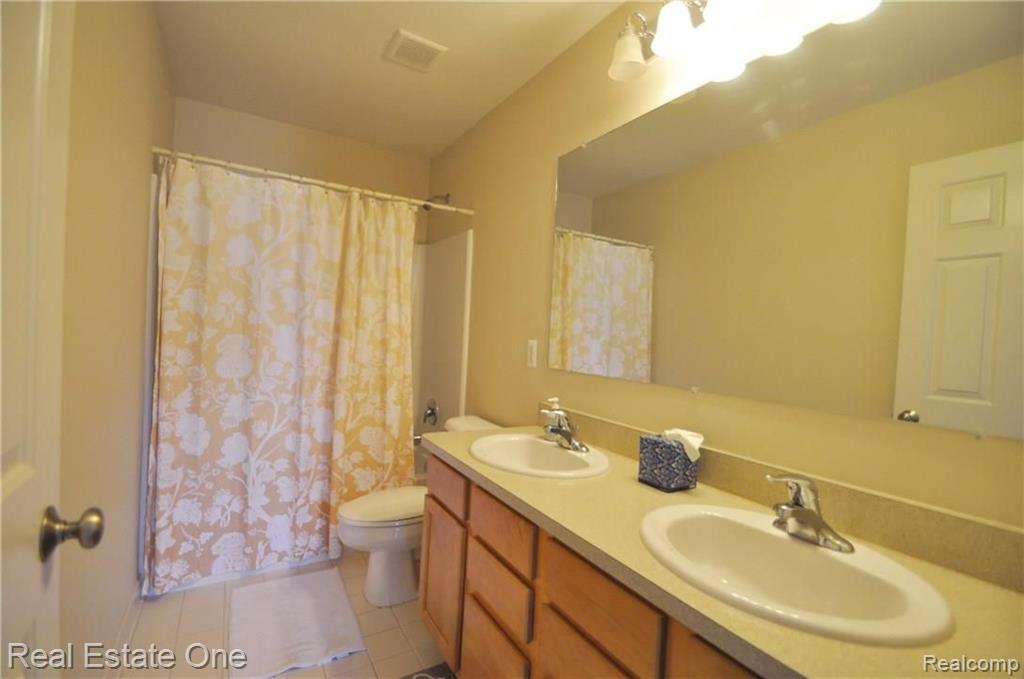 3398 Connors Drive Rochester Hills, MI 48307 - Photo 20 of 43