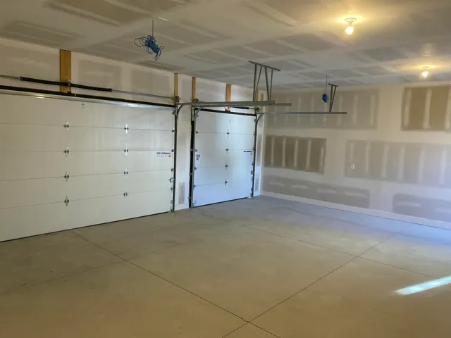 $339,999 | 295 White Owl Lane, Unit 235, Dundee, MI 48131