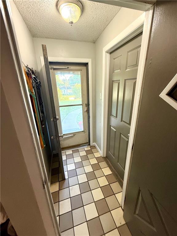 3127 Gene Field Road St. Joseph, MO 64506 - Photo 2 of 25