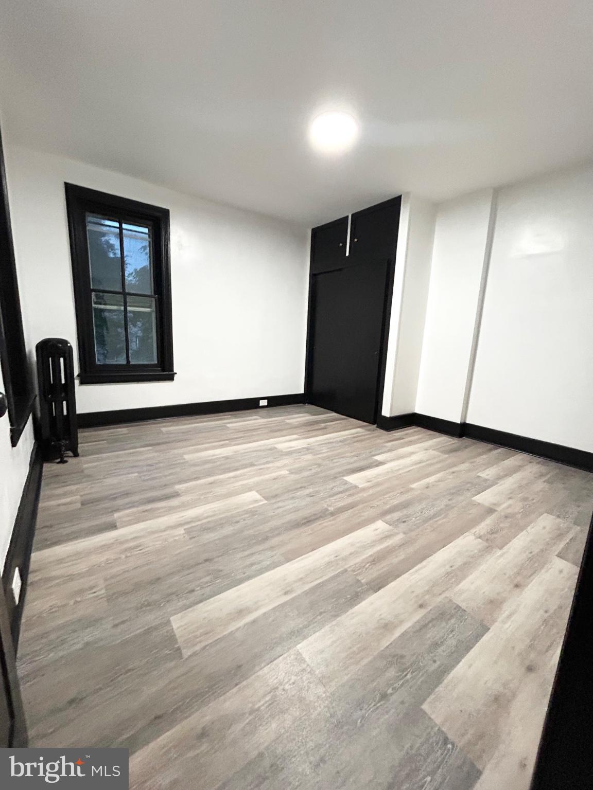 132 Bern Street Reading, PA 19601 - Photo 14 of 15 Spacious room with modern finishes.
