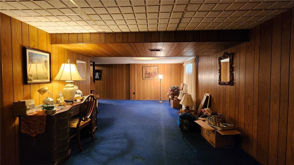 262 Vista Drive Apollo, PA 15613 - Photo 21 of 25 a room with furniture and window