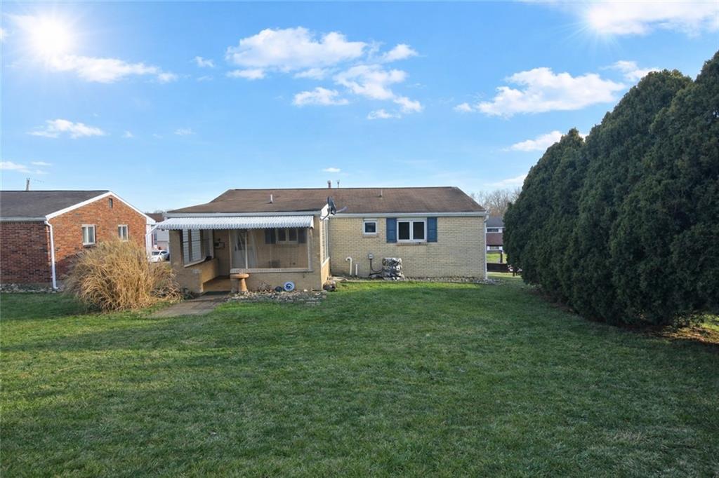 262 Vista Drive Apollo, PA 15613 - Photo 23 of 23 a front view of a house with a garden