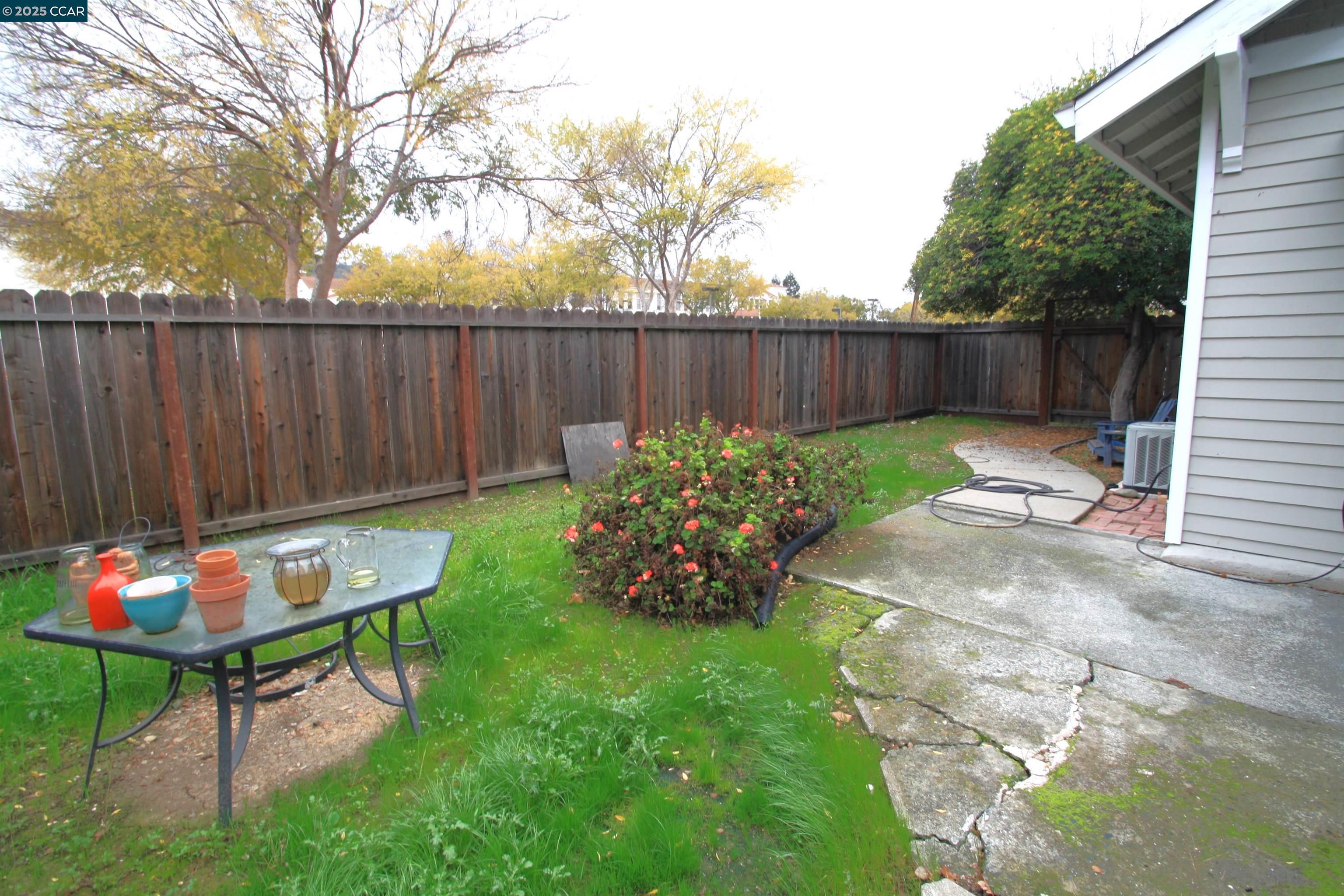 1002 Warren Street Martinez, CA 94553 - Photo 22 of 26