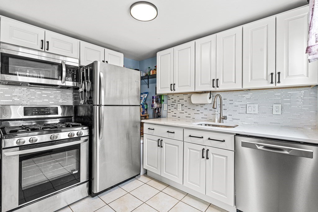28 Newman Road, Unit 28 Malden, MA 02148 - Photo 11 of 32 Gallery Image 11