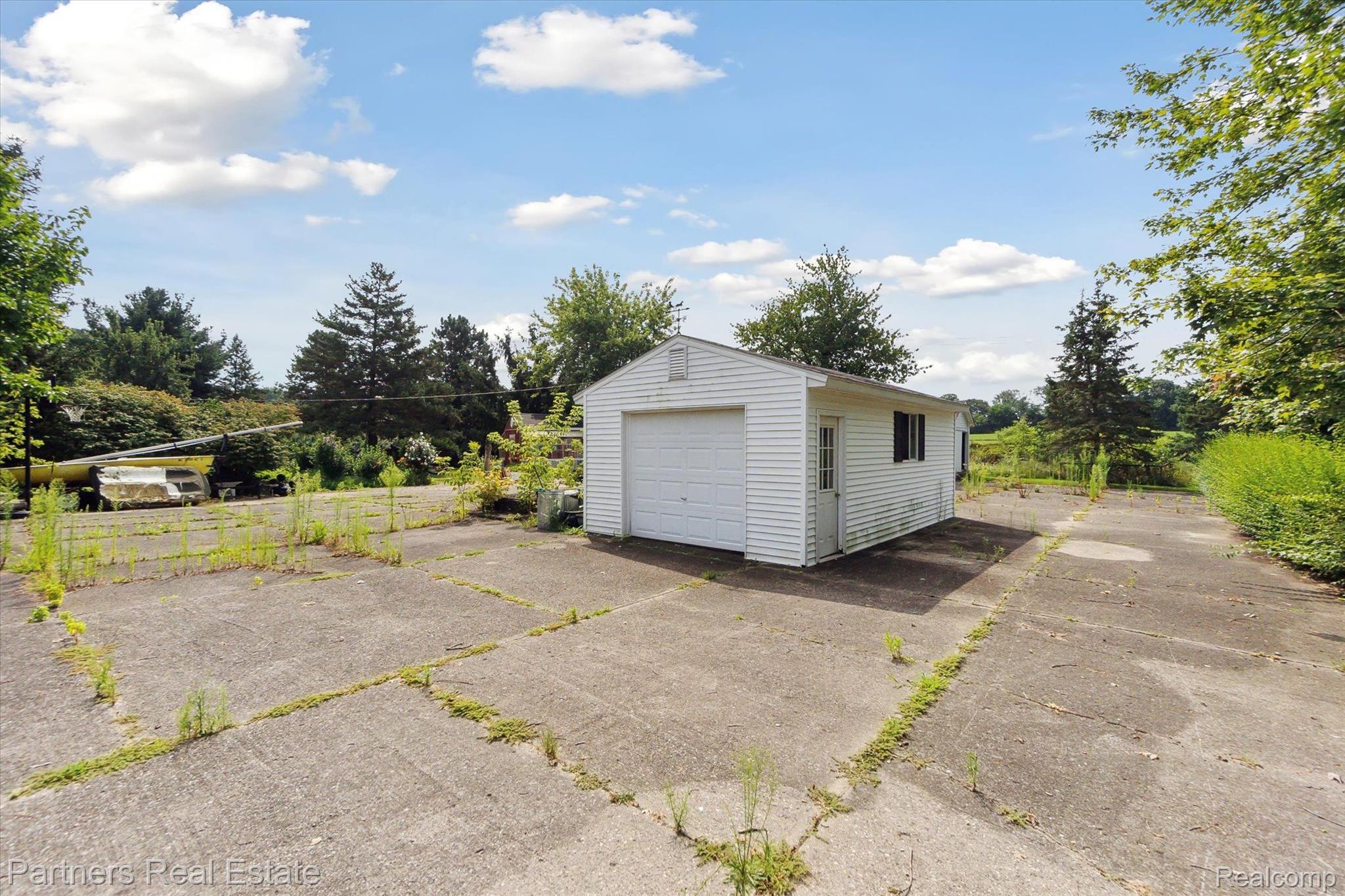 840 East Davis Road Howell, MI 48843 - Photo 40 of 50 One Car Detached Garage