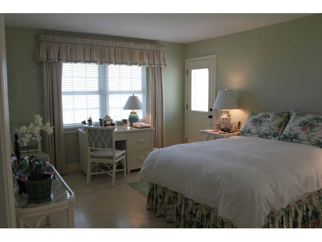 1150 Reef Road, Unit B27 Vero Beach, FL 32963 - Photo 12 of 25 Gallery Image 12