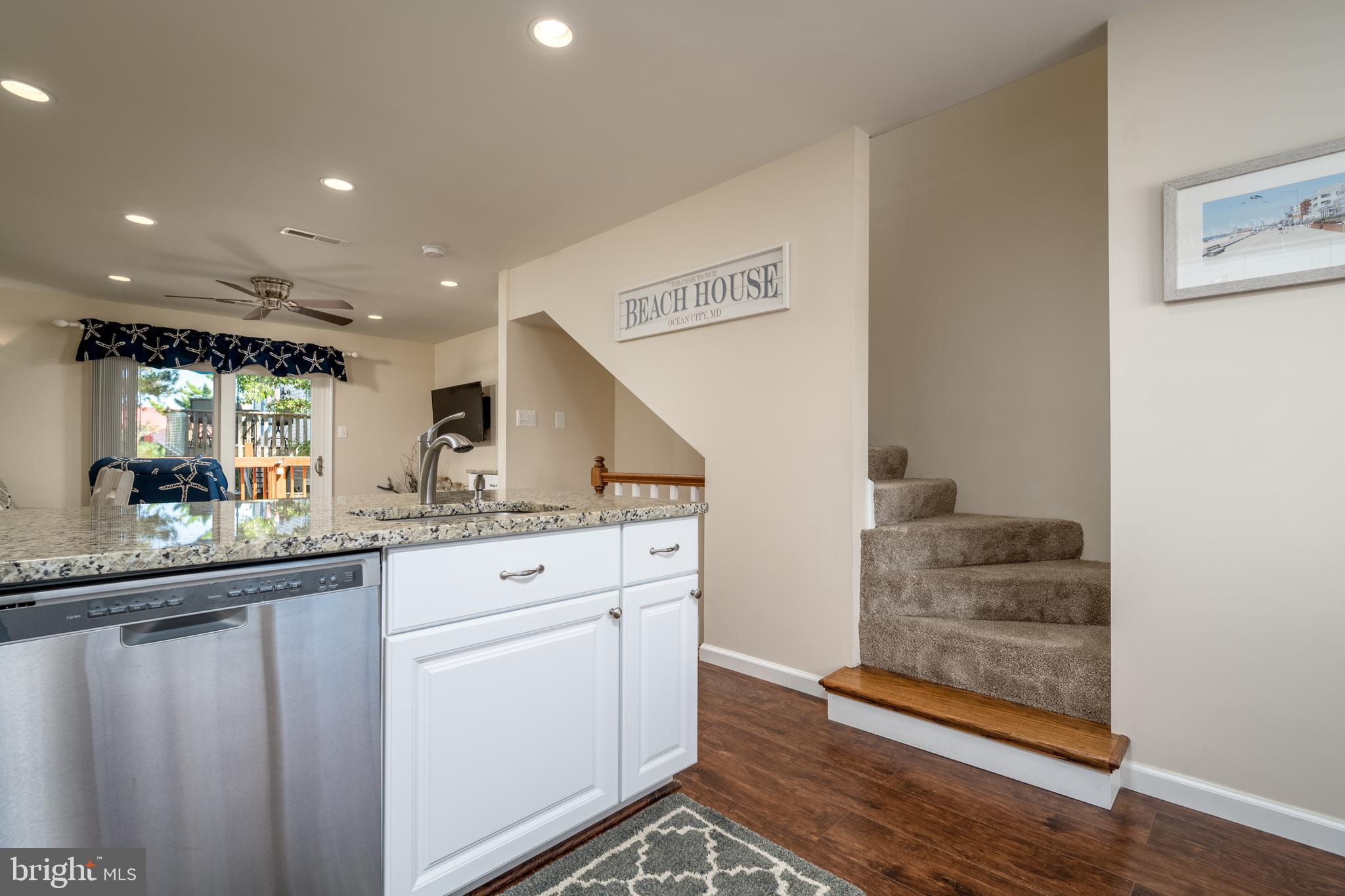 722 Anchor Chain Road, Unit 15B Ocean City, MD 21842 - Photo 11 of 26 Kitchen area