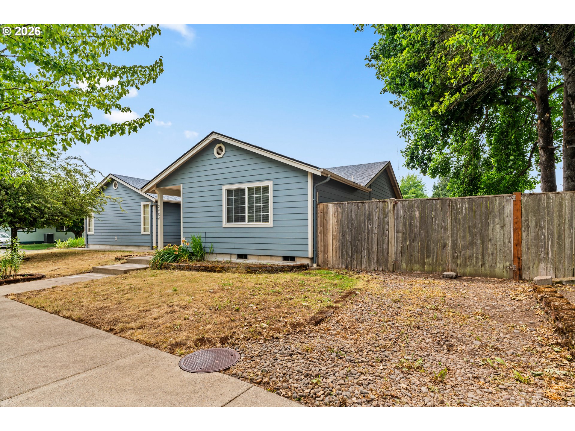 2484 Melrose Loop Eugene, OR 97402 - Photo 4 of 29