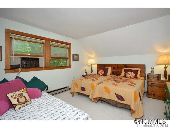 1003 Old Country Road Waynesville, NC 28786 - Photo 13 of 15 Gallery Image 13