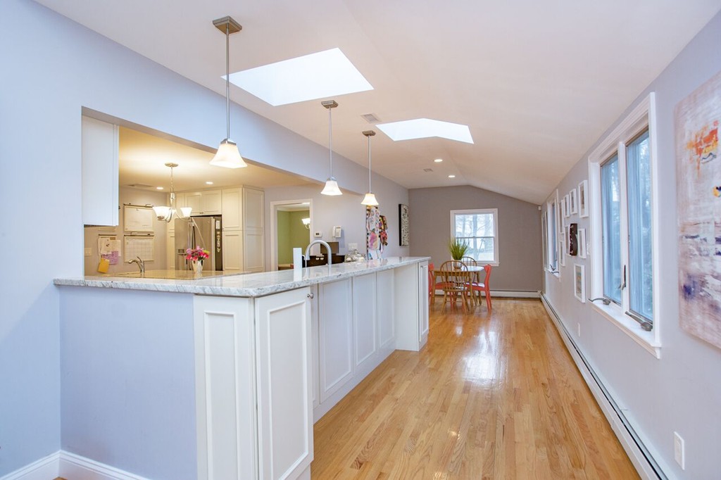 20 Surrey Lane Needham, MA 02492 - Photo 17 of 30 Gallery Image 17