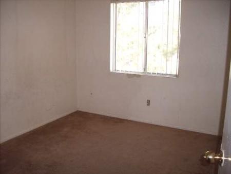 2301 East Cactus Road, Unit 24 Phoenix, AZ 85022 - Photo 3 of 5 BEDROOM
