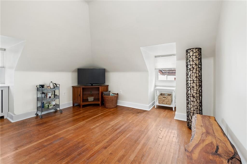 6557 Darlington Road Pittsburgh, PA 15217 - Photo 22 of 28 3rd floor additional room