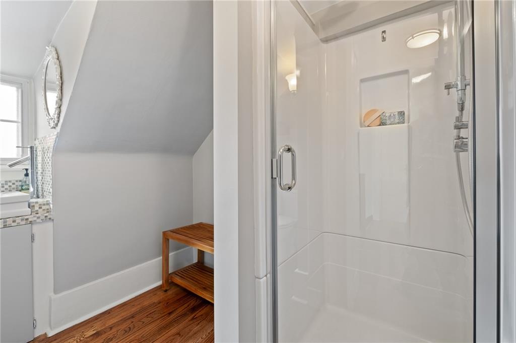 6557 Darlington Road Pittsburgh, PA 15217 - Photo 25 of 28 Full updated bathroom