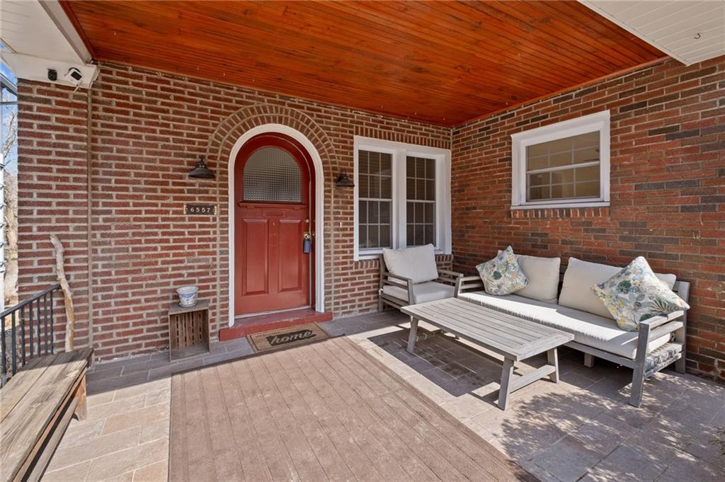 6557 Darlington Road Pittsburgh, PA 15217 - Photo 3 of 28 Front porch