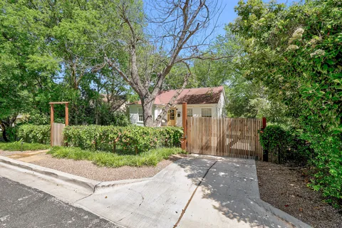 $925,000 | 2003 Kenwood Avenue, Austin, TX 78704