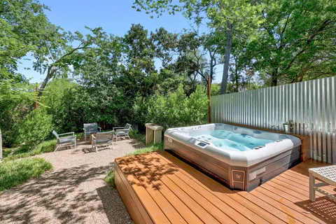 $925,000 | 2003 Kenwood Avenue, Austin, TX 78704