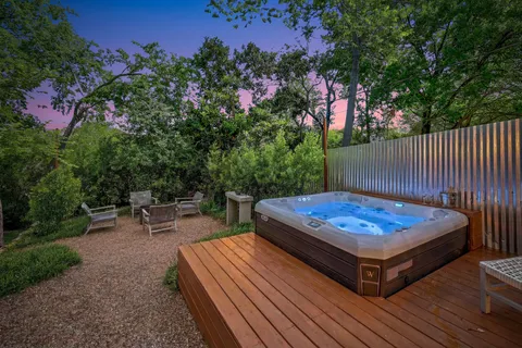 $925,000 | 2003 Kenwood Avenue, Austin, TX 78704