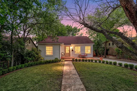 $925,000 | 2003 Kenwood Avenue, Austin, TX 78704