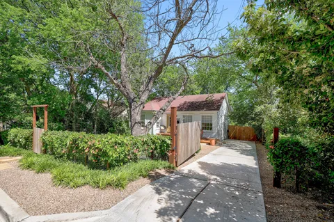 $925,000 | 2003 Kenwood Avenue, Austin, TX 78704