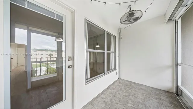 a view of empty room with window