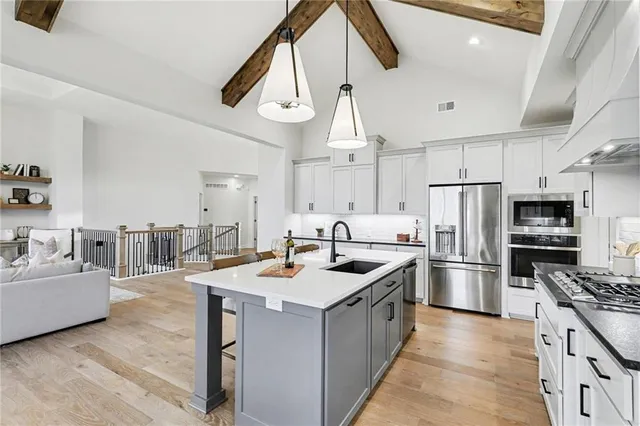 $890,000 | 130 Northwest Ambersham Drive, Lee's Summit, MO 64081