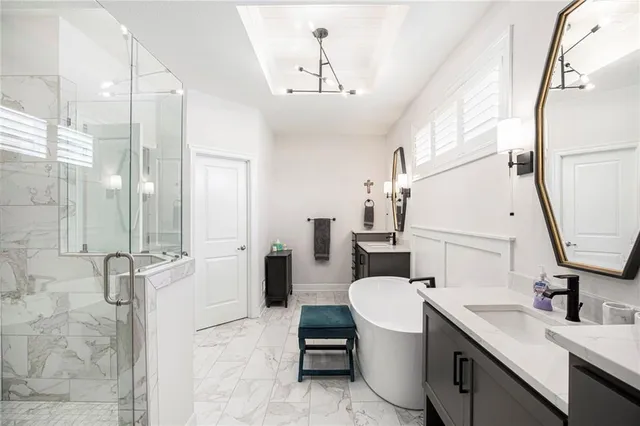 $890,000 | 130 Northwest Ambersham Drive, Lee's Summit, MO 64081