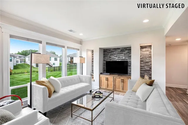 $890,000 | 130 Northwest Ambersham Drive, Lee's Summit, MO 64081