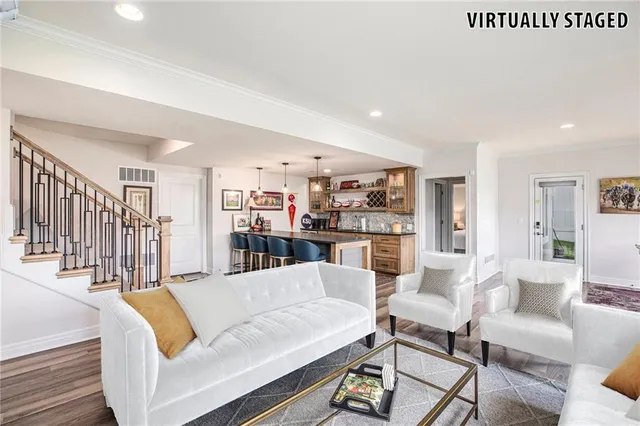 $890,000 | 130 Northwest Ambersham Drive, Lee's Summit, MO 64081