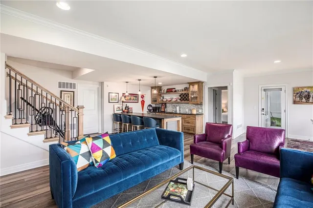 $895,000 | 130 Northwest Ambersham Drive, Lee's Summit, MO 64081