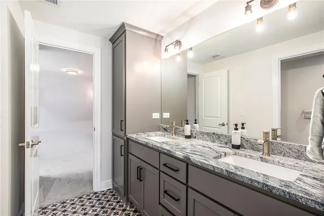 $890,000 | 130 Northwest Ambersham Drive, Lee's Summit, MO 64081