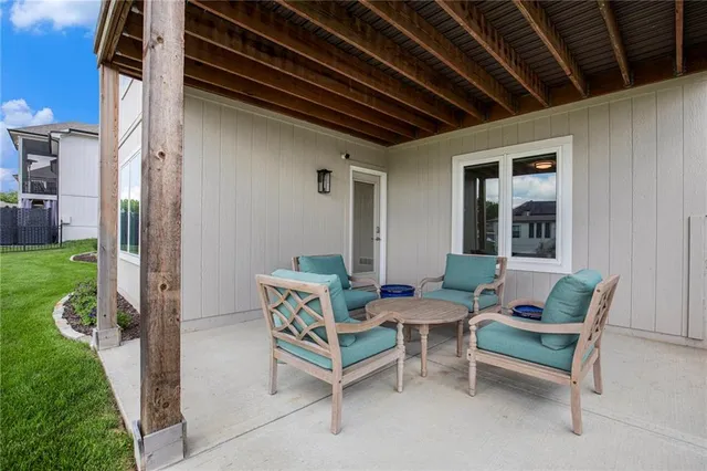 $895,000 | 130 Northwest Ambersham Drive, Lee's Summit, MO 64081