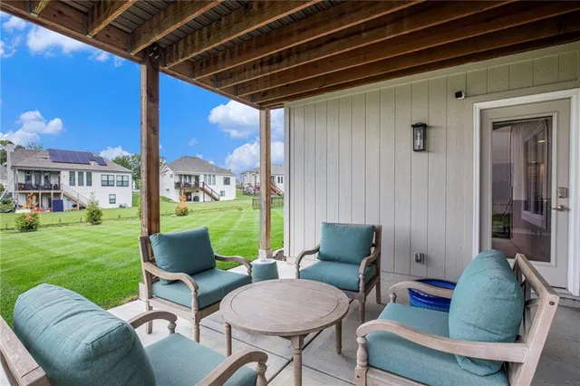 $895,000 | 130 Northwest Ambersham Drive, Lee's Summit, MO 64081