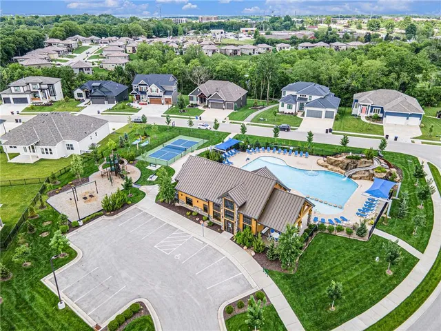 $895,000 | 130 Northwest Ambersham Drive, Lee's Summit, MO 64081